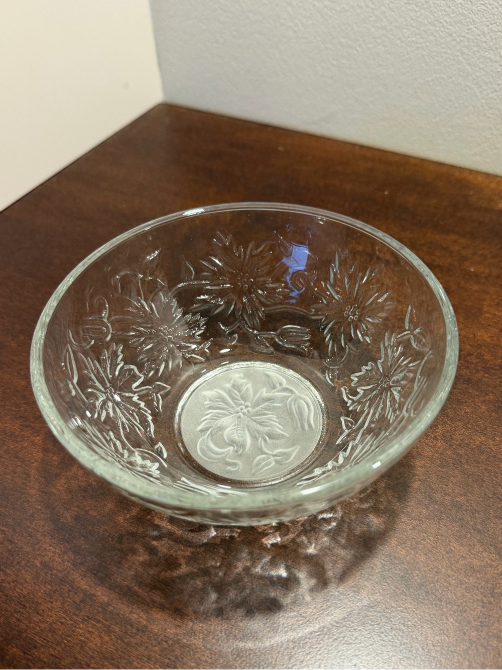 Princess House Fantasia Frosted Bottom
5 1/4 replacement bowl